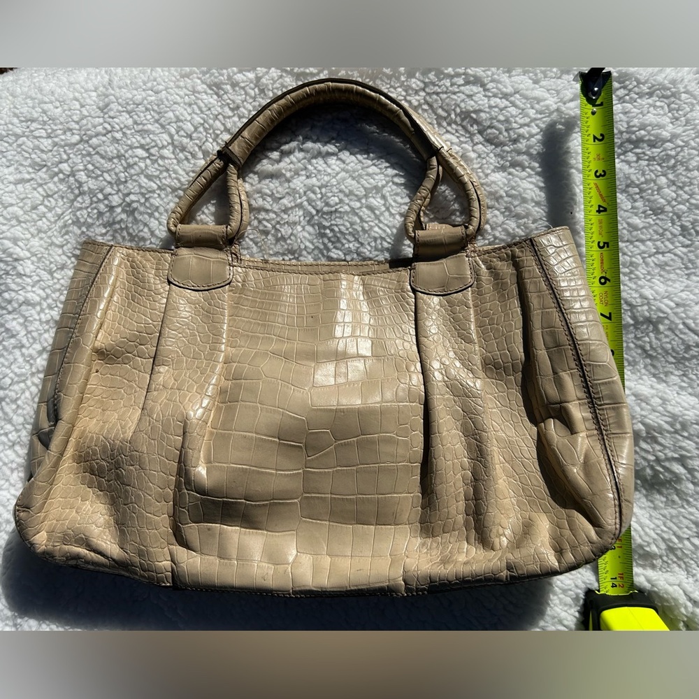 Rehab: Cole Haan Vintage Crocodile Print Bag, Cream w/ Green Inter. - Picture 3 of 10